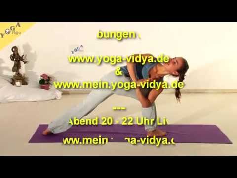 Über die rechte Köperseite gedrehtes Heldendreieck