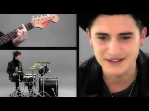 Boys Don´t Cry - Rock Bones - Peter Punk  ^^ HD-HQ