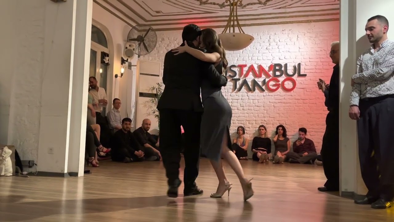 Video thumbnail for Meriç Menekşeli & Özgür Tepe // Social Diva 18.03.22 @333