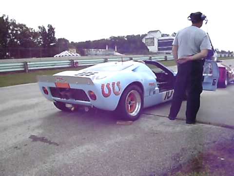 Ford GT40 MK-I on the grid, Road America 2010 KIC awesome sound !