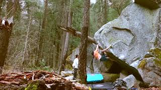 Video thumbnail of The Squirrel, V7. Yosemite Valley