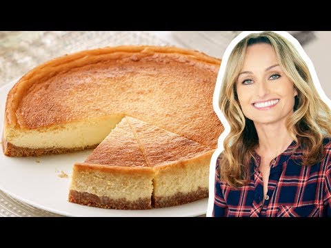 Giada De Laurentiis Makes Honey Ricotta Cheesecake | Everyday Italian | Food Network