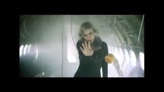 Colette Carr - F16 PREVIEW