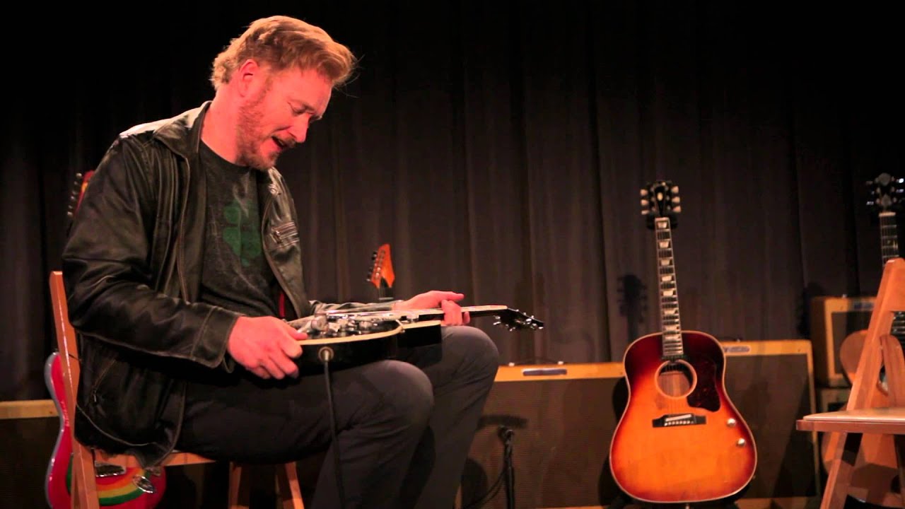 Conan O'Brien Meets George Harrison's Guitars - YouTube