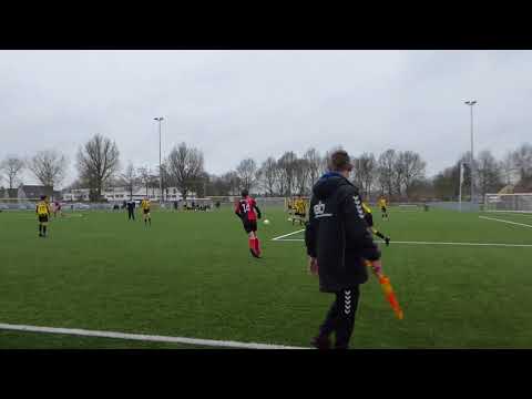 Oefenwedstrijd tegen Theole. Afgekeurd doelpunt Daan