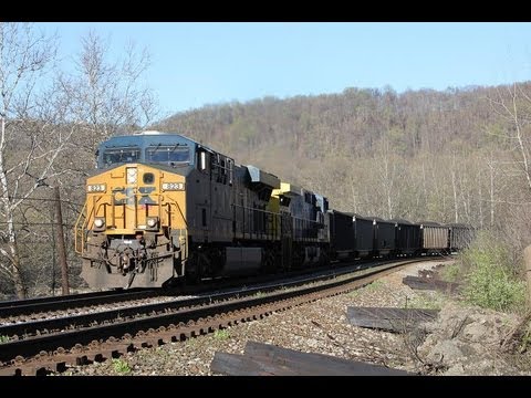 CSX action.Horns,Notch 8, and dynamics on the ex-B&O, Ohiopyle, PA 4/07/2012