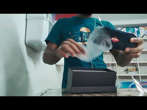download lagu mp3 mp4 Lee Cooper Glasses, download lagu Lee Cooper Glasses gratis, unduh video klip Lee Cooper Glasses