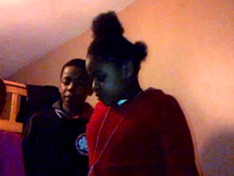 couzins doing azonto(iyanya kukere