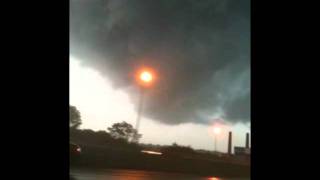 preview picture of video 'Funnel / Wall Cloud - St. Louis, MO - May 25, 2011'