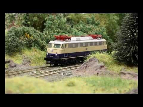 Hobbytrain Spur N - E-Lok E10.3 / BR 110 „Bügelfalte“ Ep.III (H2807)