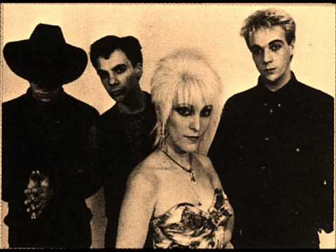 THE PARACHUTE MEN - Innocents