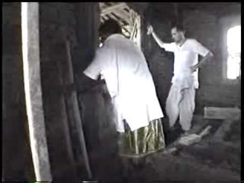 Srila Gurudeva gives Class: Bali - Dec 20 1998 - Visits Temple