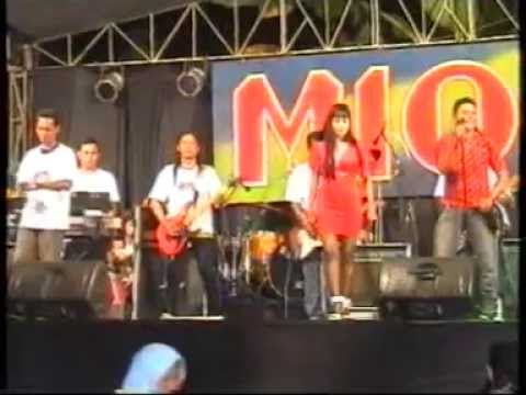 CINTA BERPAYUNG BULAN @ MIMIN AMINAH "MIO"