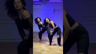 Download lagu Kaliyon Ka Chaman Dance | Twinmenot Choreography | Retro Sass mp3 Download lagu Kaliyon Ka Chaman Dance | Twinmenot Choreography | Retro Sass mp3