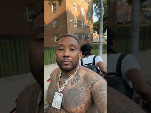 MAINO GENIESST DEN SOMMER IN DEN GRÄBEN......