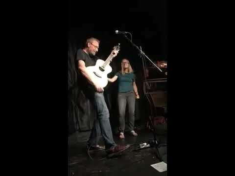 Boo Hewerdine Graceland (The Bible) Live