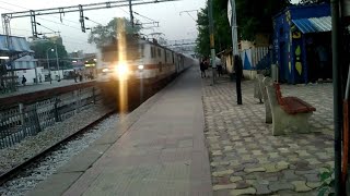 preview picture of video '12305 Rajdhani Express (Howrah-New Delhi)'