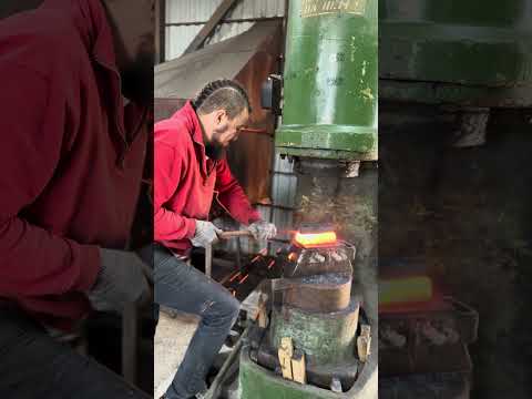 фото кованая скульптура  0