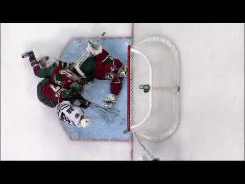 Niklas Backstrom Amazing Save On Jonathan Toews (October 30 2010)