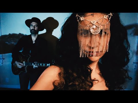 Gitkin - Footsteps feat. Carol C (OFFICIAL MUSIC VIDEO)