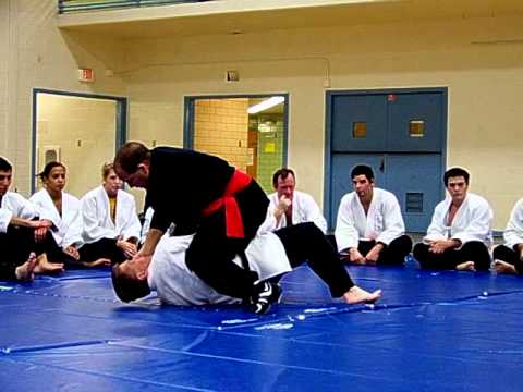 10 Throws in 60 Seconds - Wing Chun Kung Fu Demo - Sifu Phil Romero