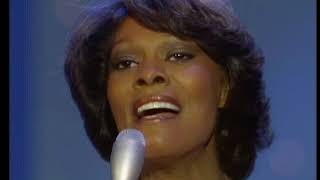 Musik-Video-Miniaturansicht zu What The World Needs Now Is Love Sweet Love Songtext von Dionne Warwick