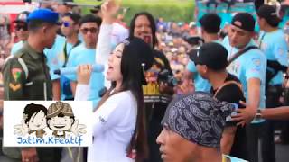 Download lagu VIA VALLEN - JARAN GOYANG LIVE CONCERT DIJAGA KETAT POLISI MILITER mp3