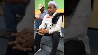 Download lagu Ngabalin menyanyi' Bila Izroil datang memanggil' mp3