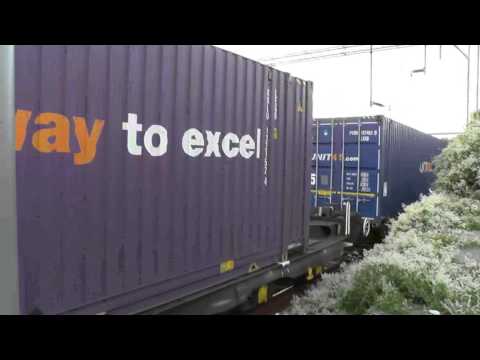 DRS 66423 Working 4L48 Daventry Drs (Tesco) to Purfleet Deep Wtr Wf (Flt) Passing Barking 20/09/2015