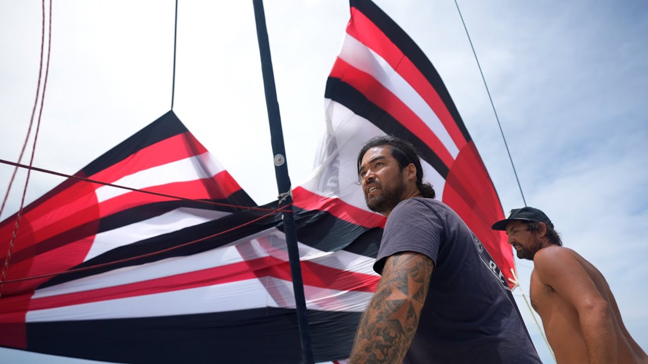 Sailing across the PACIFIC OCEAN - spinnaker blow out!  ( Part 2 )