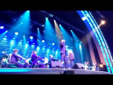 Bond Symphonique: Damien Sargue - A View to a Kill