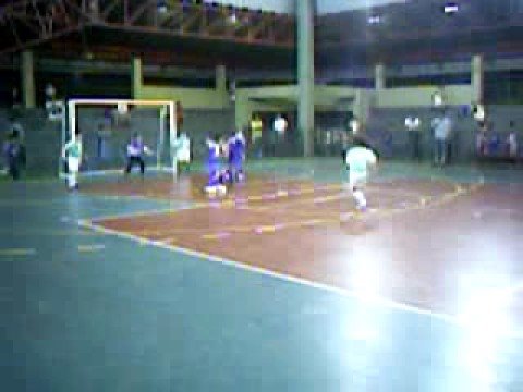 Filipim fazendo gol no pelezinho