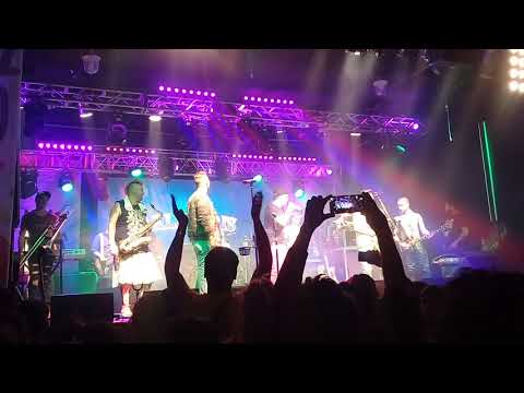 Los Caligaris: El Amor Nunca Pasa De Moda