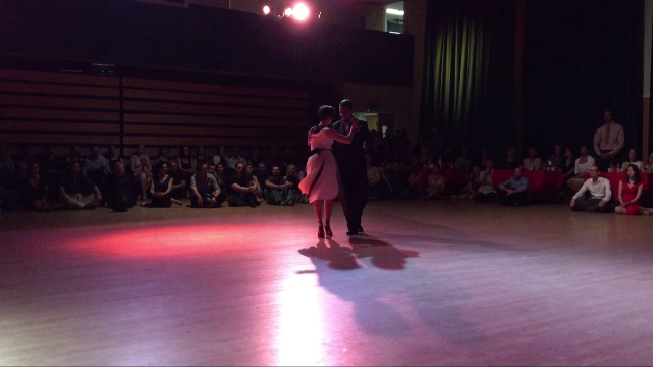 CHE LONDON! Performance by Roberto Zuccarino & Nati Rodriguez