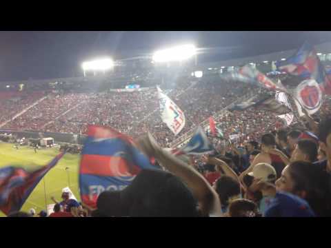 "Dale dale dale C hoy no podemos perder + Ceee vamos cerro vamos ponga huevo que ganamos //LMHDP" Barra: La Plaza y Comando • Club: Cerro Porteño