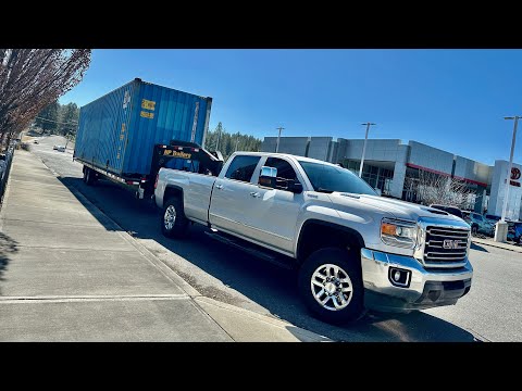 2017 GMC Sierra 3500 Duramax. Quick review how well it hauls compared to Cummins