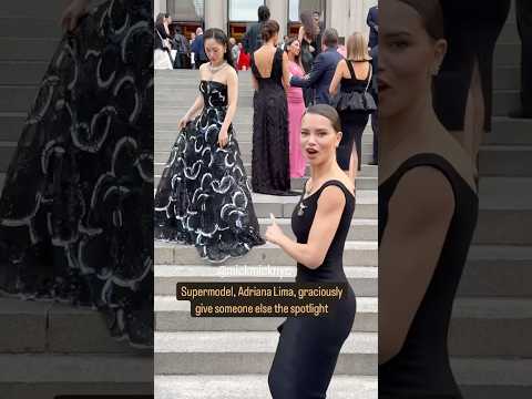 Supermodel, Adriana Lima, graciously give someone else the spotlight 🎬💖