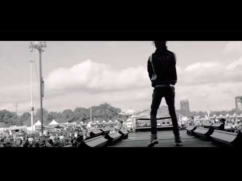 Dthang X Kay flock geek