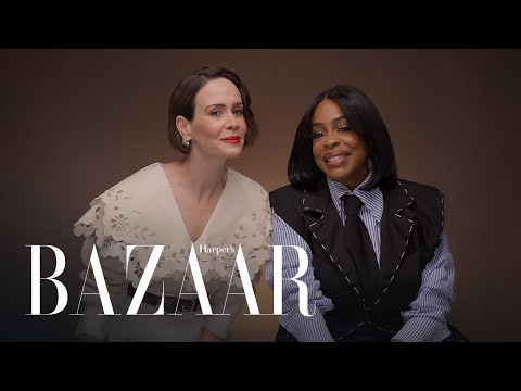 サラ・ポールソン＆ニーシー・ナッシュ、リアーナ、ライアン・マーフィー、そしてAll's Fairについて | All About Me | Harper’s BAZAAR (Sarah Paulson & Niecy Nash on Rihanna, Ryan Murphy, and All's Fair | All About Me | Harper’s BAZAAR)