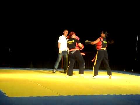 Exame Kickboxing Carla x Renata Céu Cid. Dutra 22/05/2011