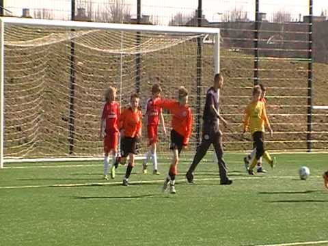 20 maart 2011 VV De Meern D1 - Arsenal Soccer School 2-3,  1-1 fantastisch doelpunt Luuk