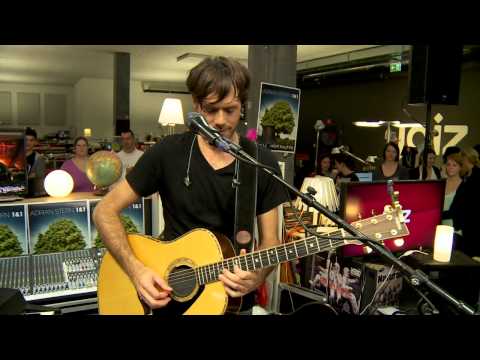 The joiz of Switzerland #14: Adrian Stern covert "Smoke on the Water" von Deep Purple!