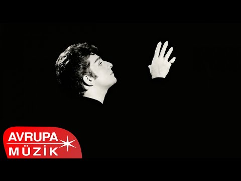 Zeki Müren - Üsküdar'a Giderken (Official Audio)