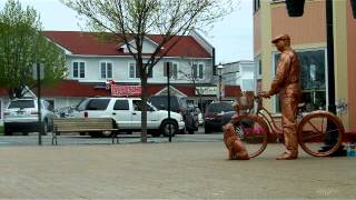 preview picture of video 'LiveStatue @ Mackinaw City 2011'