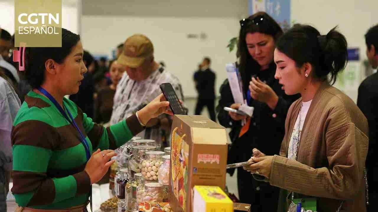 La región autónoma uigur de Xinjiang acoge Feria de Kashi con récord de participación internacional