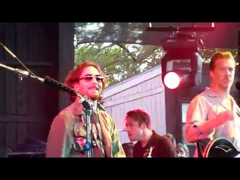 Queens Of The Stone Age w/Eddie Vedder  "Little Sister" 9/4/11 HD