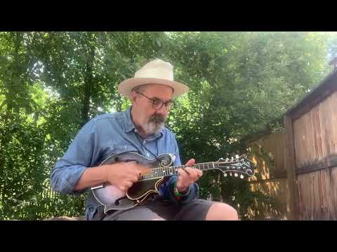 John Reischman playing his song Little Pine Siskin on the Karasik Loar signed Gibson