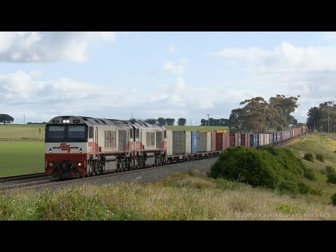 7922V Dooen Containers With Bonus SCT Boxcars - PoathTV Australian Trains & Railways