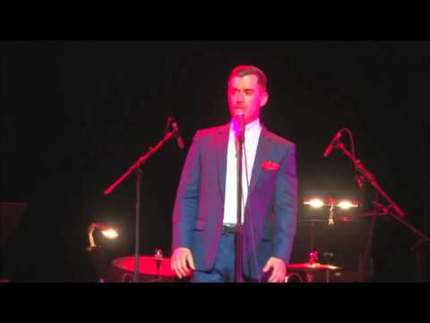 Bobby Fox performing My Eyes Adore You.