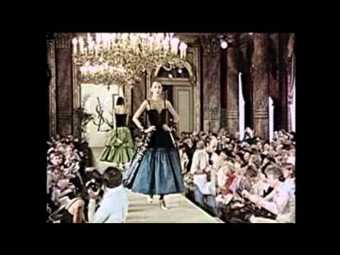 Yves Saint Laurent Haute Couture - Fall-Winter Automne-Hiver 1976/77.